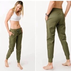 Zyia Olive Trail Jogger Pants Size 6/8
